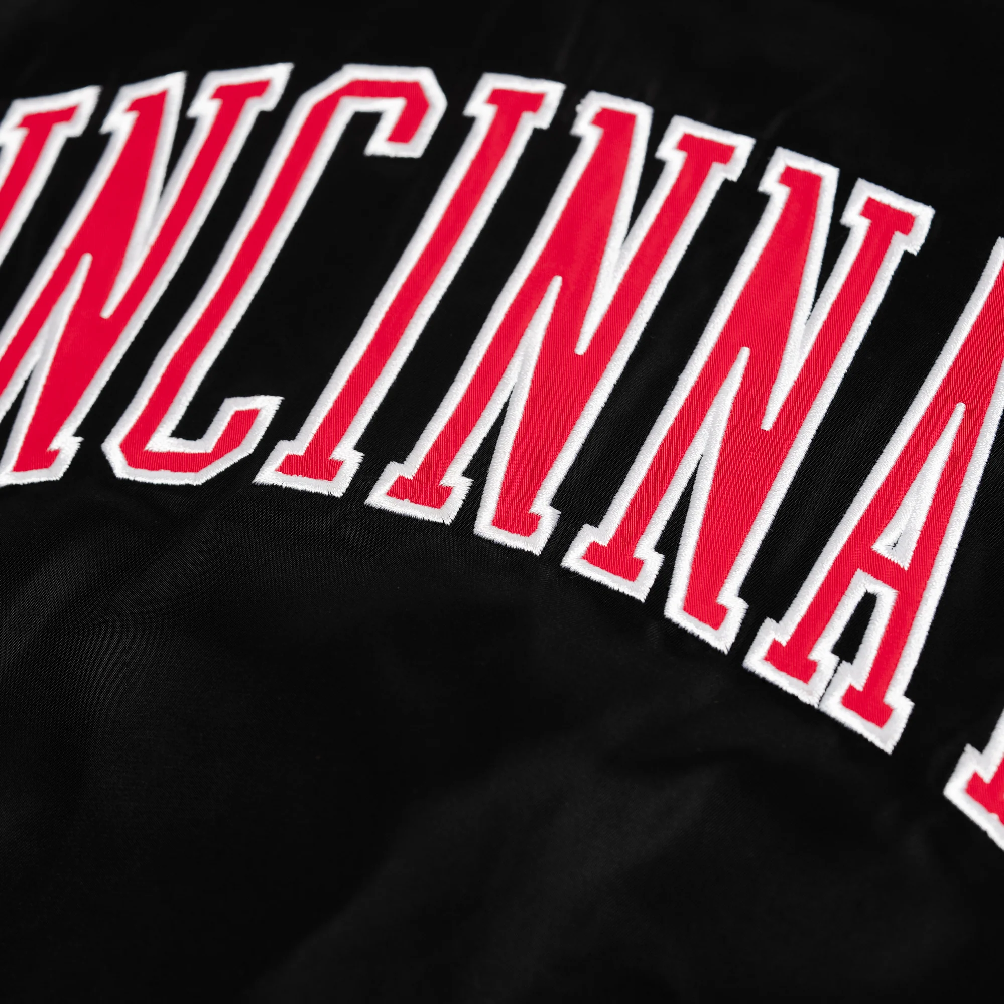 Cincinnati Bearcats 1990s Logo Bomber Jacket - Image 3