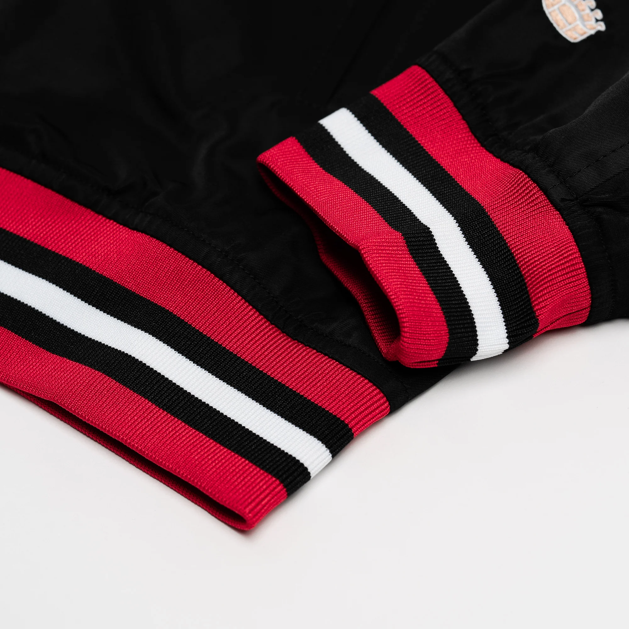 Cincinnati Bearcats 1990s Logo Bomber Jacket - Image 5